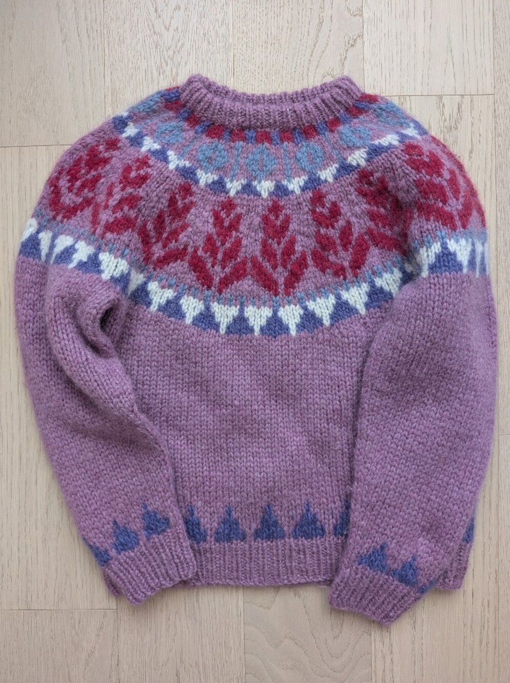 Vintage Icelandic Design Handknit Sweater — Mauve Fair Isle — Size M